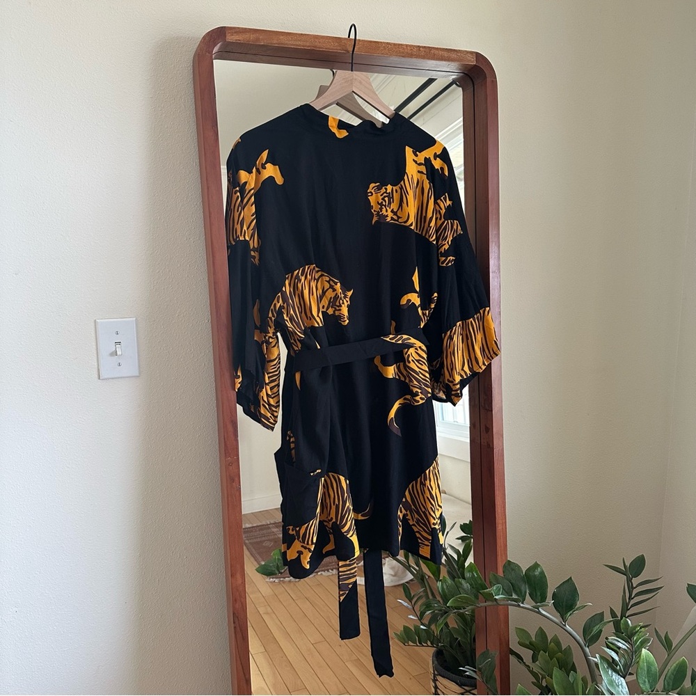 Emerson Fry Fete Layering Robe Kimono Top Tiger Hand Printed Black Yellow XS/S - Picture 3 of 7